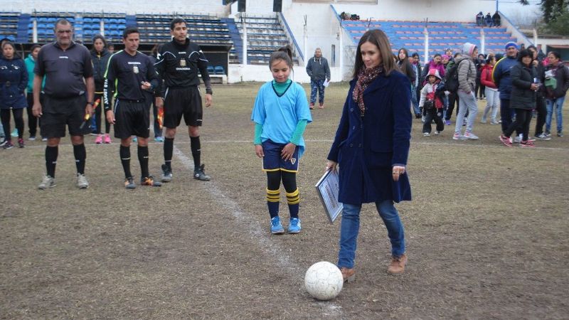 El Fútbol Femenino reconoció a la Dra. Sylvia Jiménez