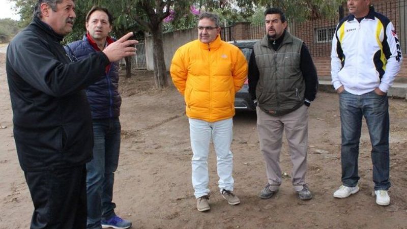 Vecinos terminaron obra de cloacas con préstamos de la Caja de Crédito