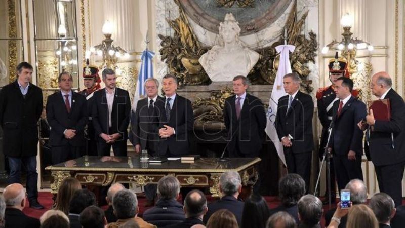 Finocchiaro asumió al frente de Educación y Aguad en Defensa