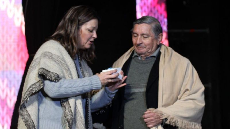 Néstor Lagoria, artesano, 50 años junto al Poncho
