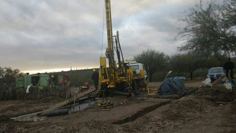 Las Peñas: encontraron agua que llegará a cada hogar