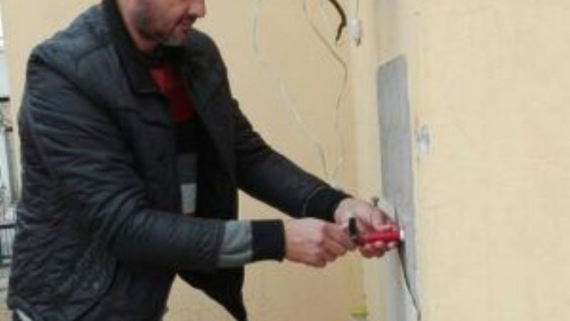 Continúa la instalación de registradores de presión de agua