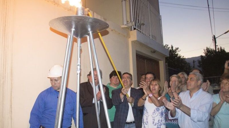 La Caja de Crédito financiará gas natural para barrios del norte