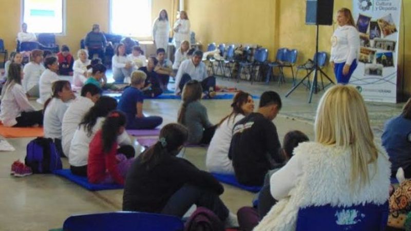 500 personas celebraron el Día Internacional del Yoga en Catamarca