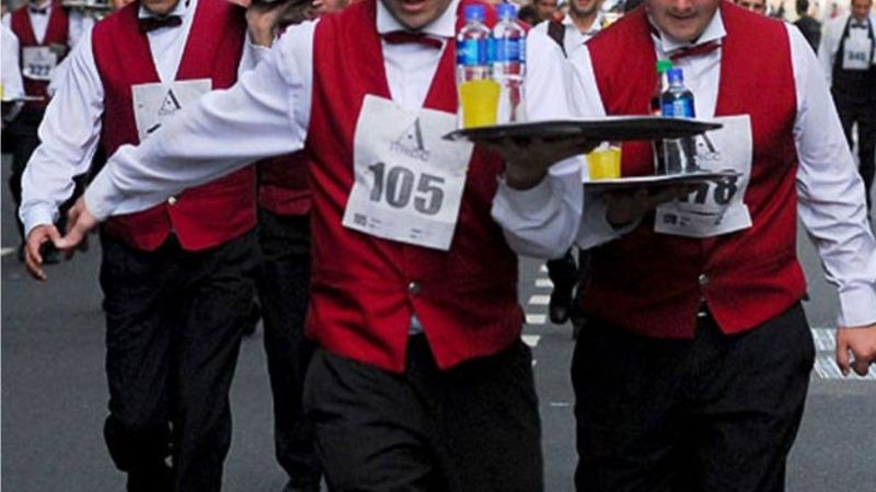 Viernes recargado: carrera de mozos, show gourmet y Nico Romero