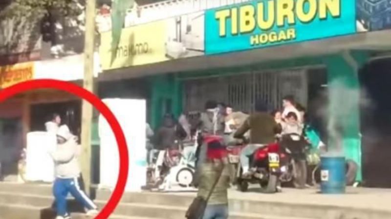 De película, se metió como “extra” y robó un calefón