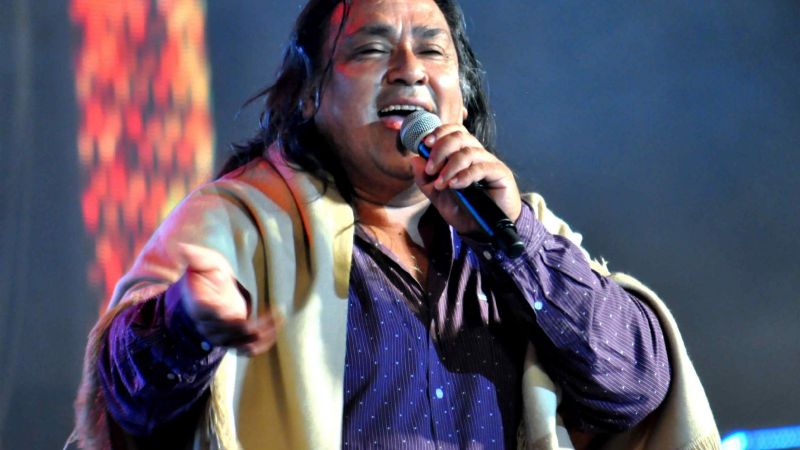 Galleguillo y el humor de Fátima Florez, ovacionados en el Poncho de Oro