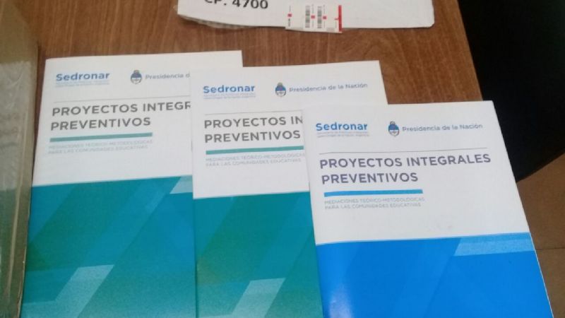 Darán a docentes cuadernillos del SEDRONAR para prevenir adicciones