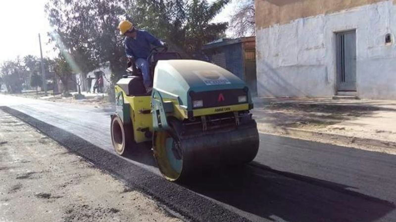 Continúa la pavimentación de avenida Fray M. Esquiú