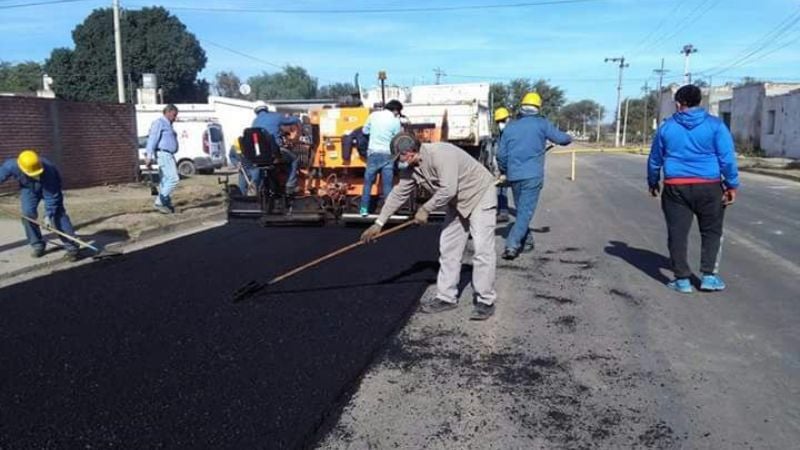 Continúa la pavimentación de avenida Fray M. Esquiú