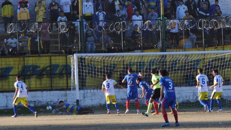 “Poli” frenó a Güemes y “Defe” cayó en Santiago