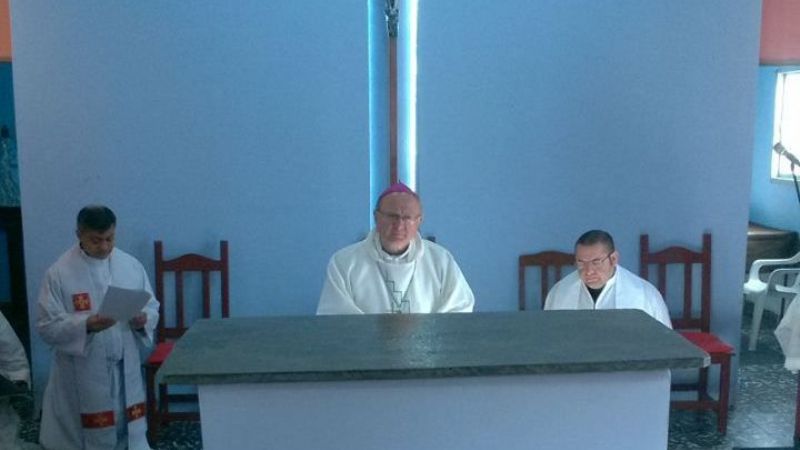 Emotiva ceremonia de consagración del altar del templo en Sumalao