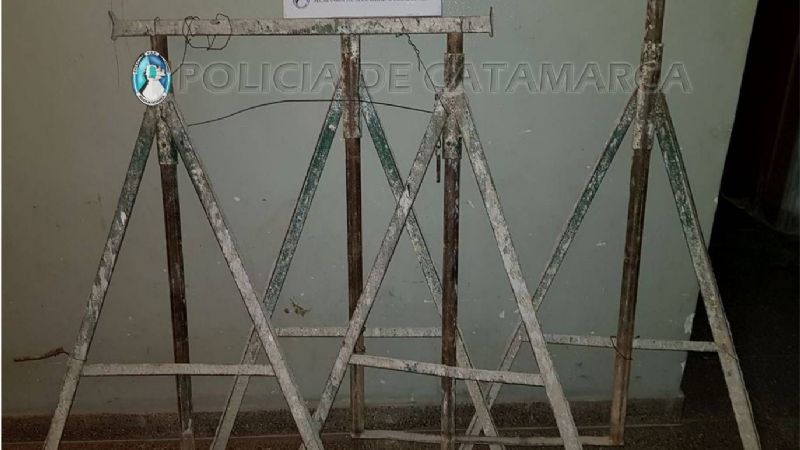 Secuestran dos andamios abandonados