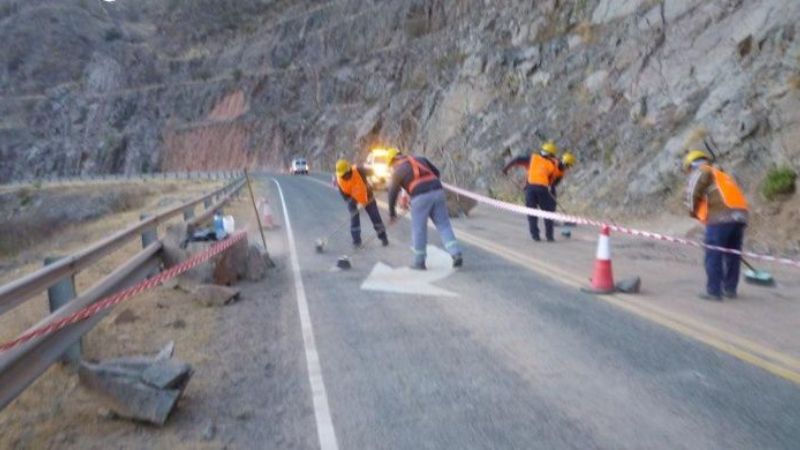 Continúan tareas por retiro de derrumbes en la Quebrada de Belén