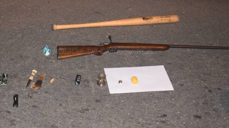 Secuestran un arma de fuego y droga