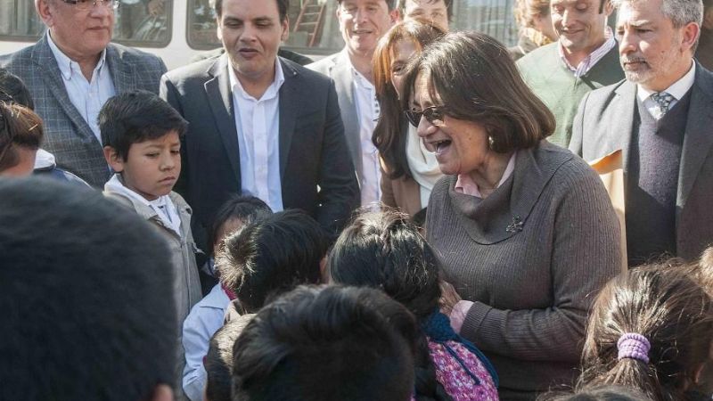 Lucía entregó más viviendas en Fiambalá