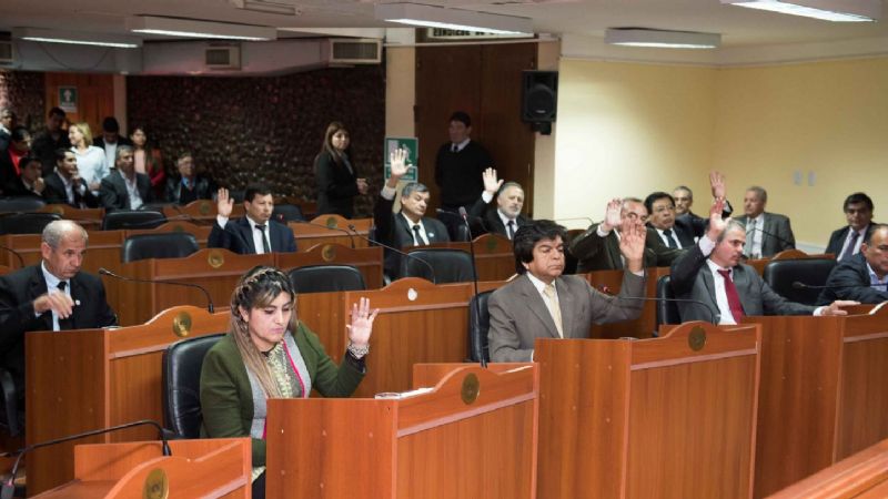 Renovaron autoridades en el Senado y recordaron a Gutiérrez