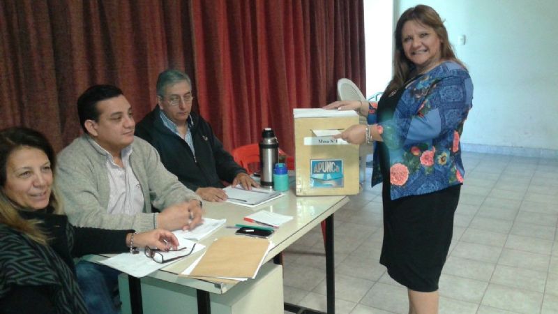 Moro contó con el apoyo del 70 % de los no docentes