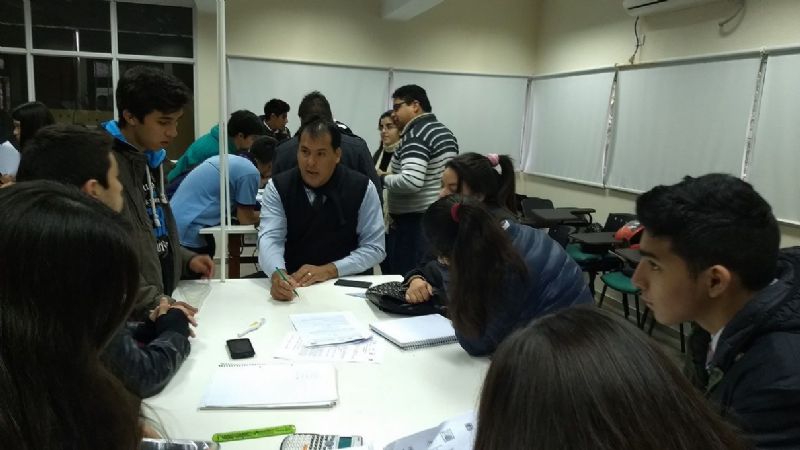 Olimpíadas de Física: Estudiantes participan de talleres preparatorios