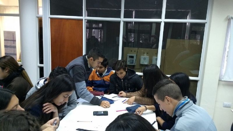 Olimpíadas de Física: Estudiantes participan de talleres preparatorios