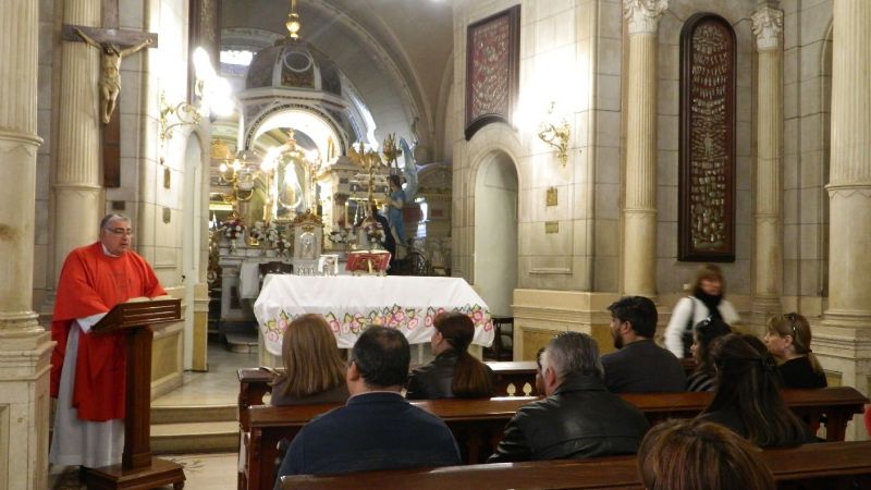 Los locutores celebraron su día a los pies de la Virgen del Valle