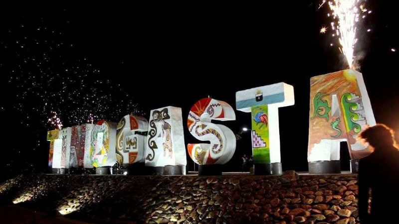 Una multitud acompañó la inauguración del Portal de Tinogasta