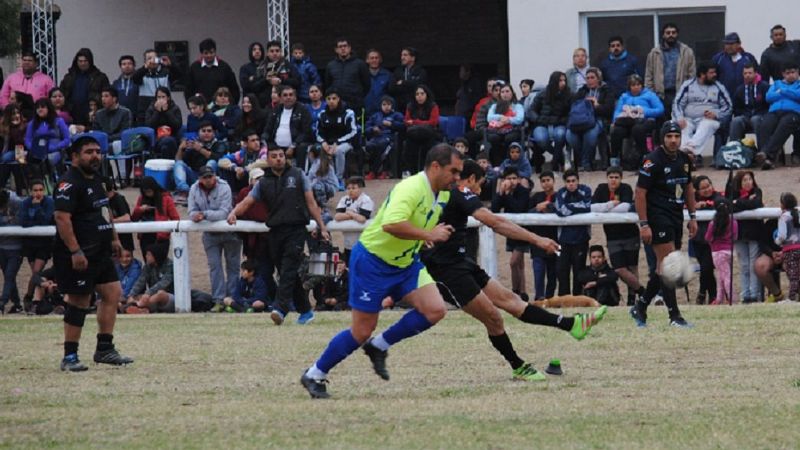 Hurones estrenó con triunfo su cancha en Los Olivares