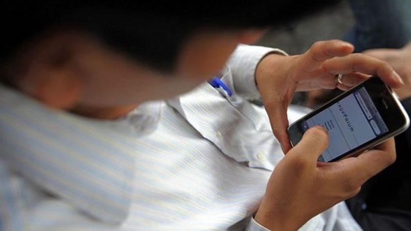 Tres jóvenes aprehendidos por el arrebato de un celular