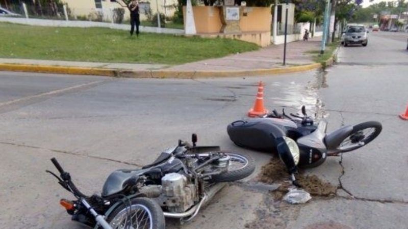 Dos heridos tras choque de motos en el sur de la Capital