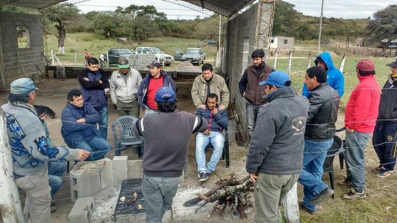 El senador Ojeda se reunió con productores de Los Corrales