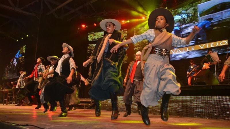 Diez delegaciones departamentales en el "Poncho"