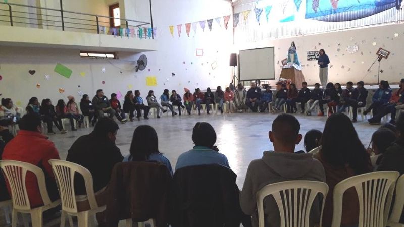 Encuentro de Jóvenes del Oeste con misión barrial en la parroquia de Belén