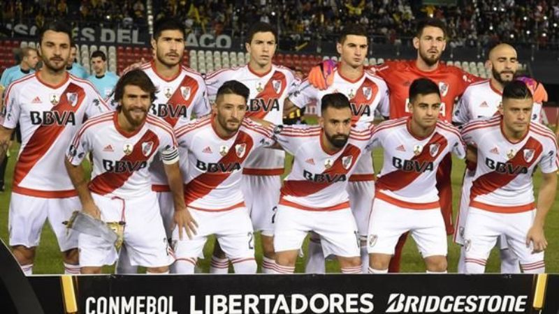 River, con goles “nuevos” de Scocco y Larrondo