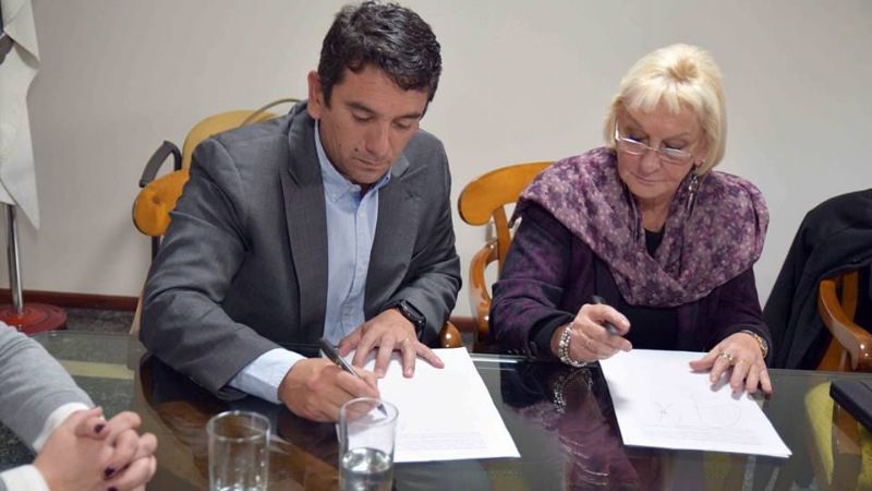 Convenio entre el municipio de FME y el Colegio de Escribanos