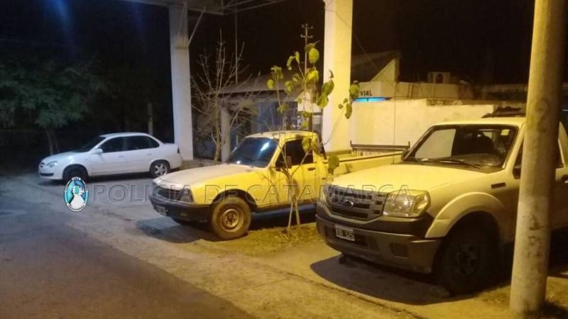 Secuestran tres camionetas y un automóvil en Las Rejas