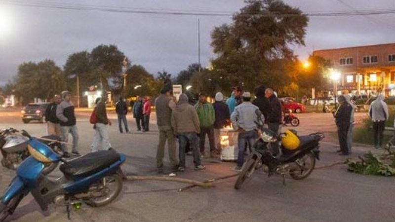 Municipales de Valle Viejo enojados por descuentos