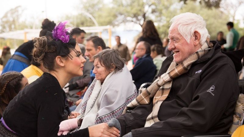 Grupo de teatro porteño brindó un espectáculo integrador