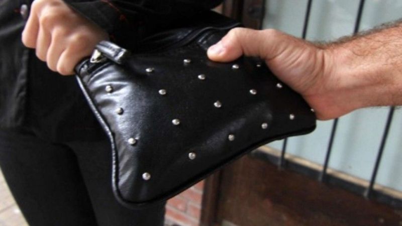 Vecinos atraparon a un arrebatador de cartera