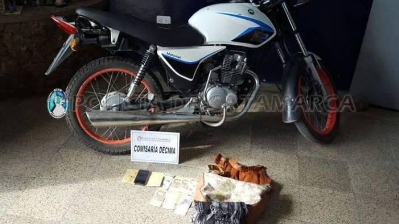 Detienen a 3 personas y recuperan elementos robados