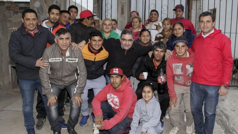 Lucía y Jalil inauguraron asfalto en el sur y un SUM en La Chacarita