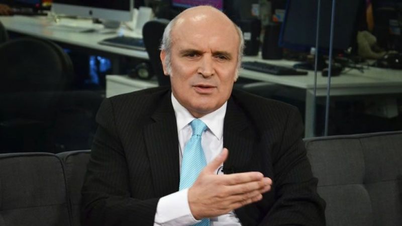 Economista Espert pide a Macri “cambiar en serio”