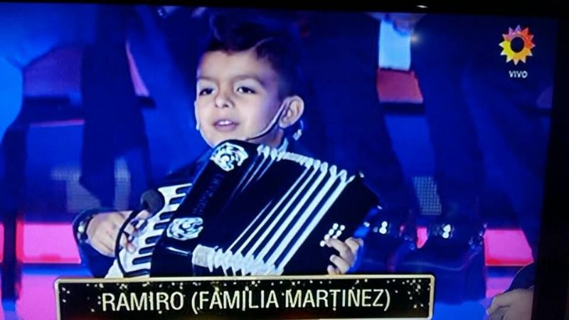 Niño catamarqueño y su acordeón en la televisión nacional