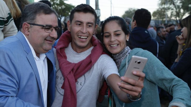 Víctor Heredia celebró el 9 de Julio junto a los vecinos