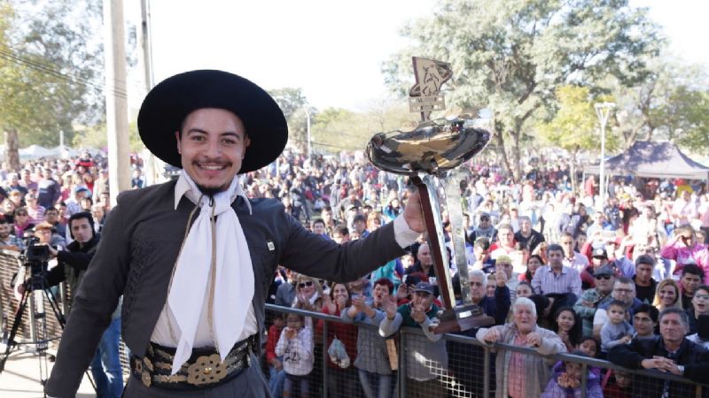 Víctor Heredia celebró el 9 de Julio junto a los vecinos