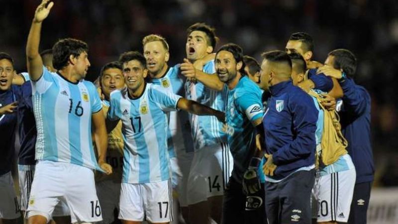 Atlético Tucumán más cerca que Huracán de pasar a 8vos.