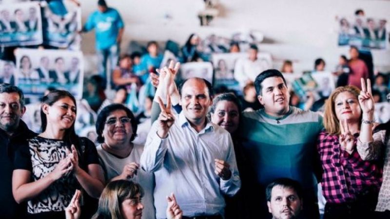 Multitudinario cierre de Gustavo Saadi en la Capital