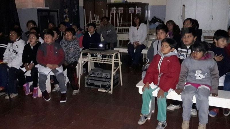 El Cine Móvil del INCAA pasó por Paclín y va a Belén