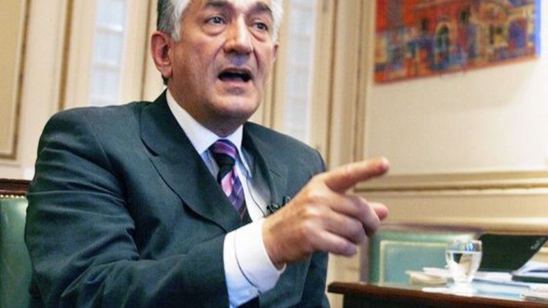 Rodríguez Saá le pidió la renuncia a todo su gabinete