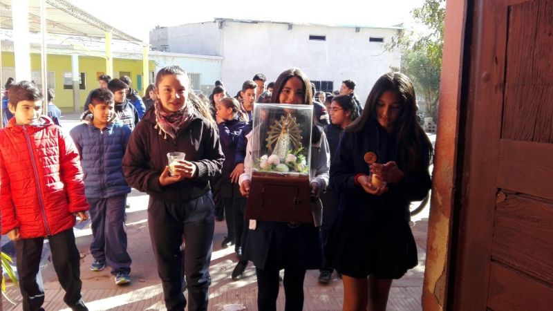 Imagen de la Virgen de Luján en Cáritas y Colegio Juan Pablo II