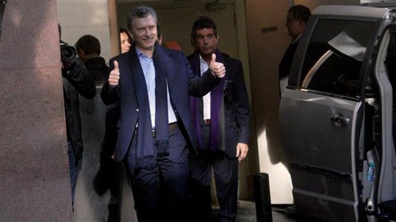 Macri se sometió a una artroscopía en la rodilla derecha